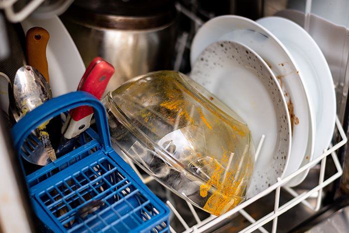 best way to load a dishwasher correctly