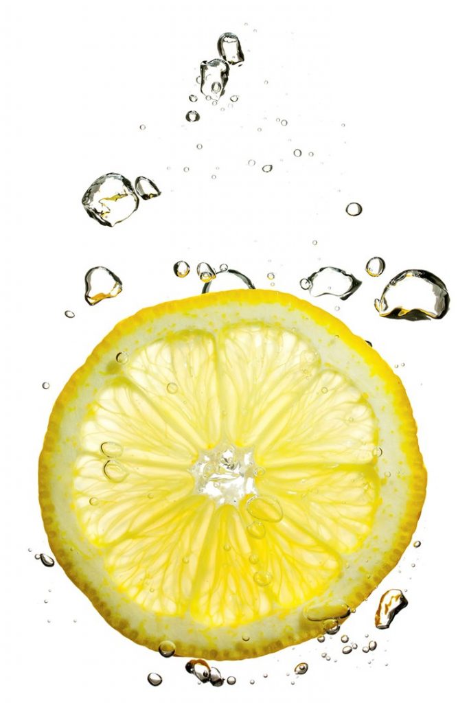 how to clean a kettle with lemon