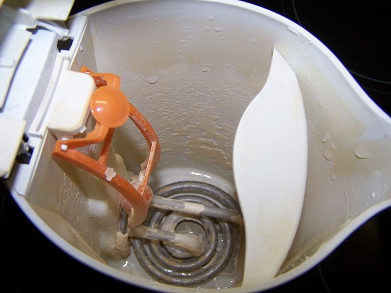 how to clean a kettle
