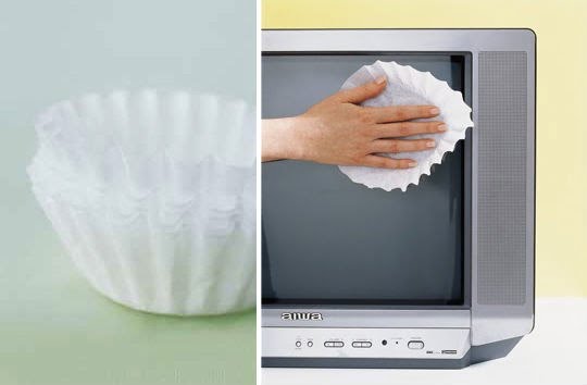 Clean-Your-Computer-or-Televisions-LCD-Screen-With-a-Coffee-Filter