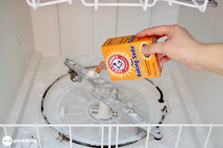 how to clean a dishwasher with baking soda